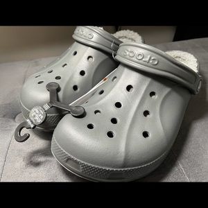 Fuzzy lined gray crocs